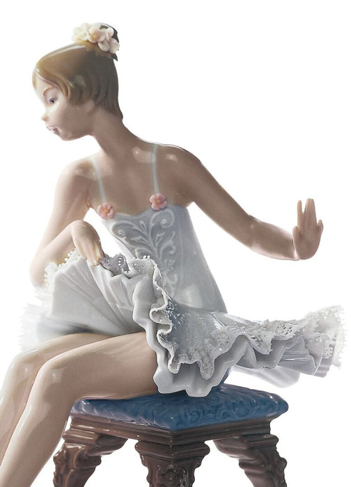 Lladro Recital Ballet Girl Figurine