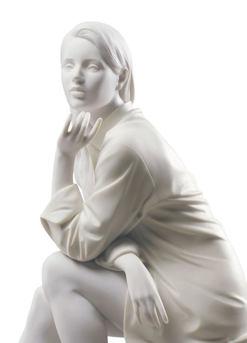 Lladro In My Thoughts Woman Figurine