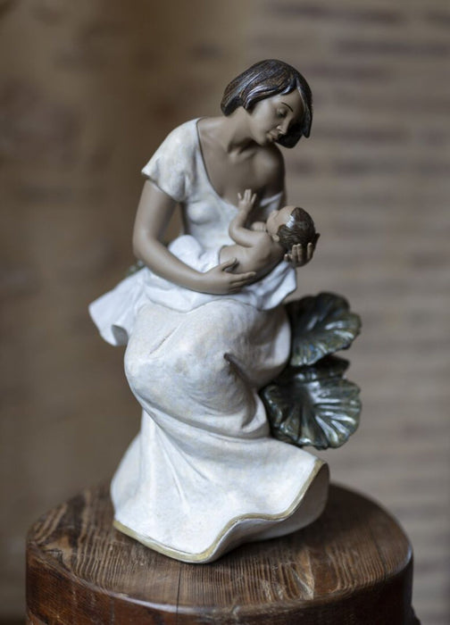 Lladro A Beautiful Bond Mother Figurine