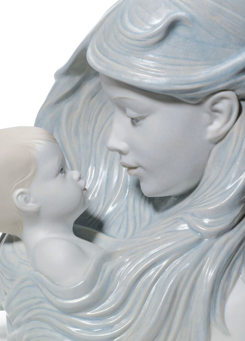 Lladro Sweet Caress Mother Figurine