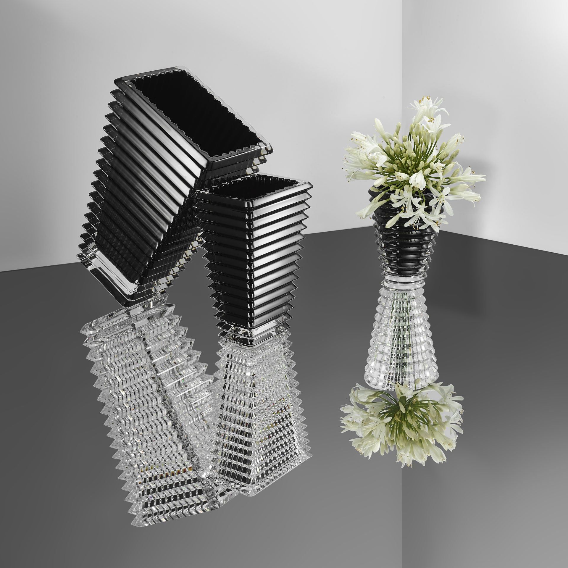 Baccarat Eye Vase Round
