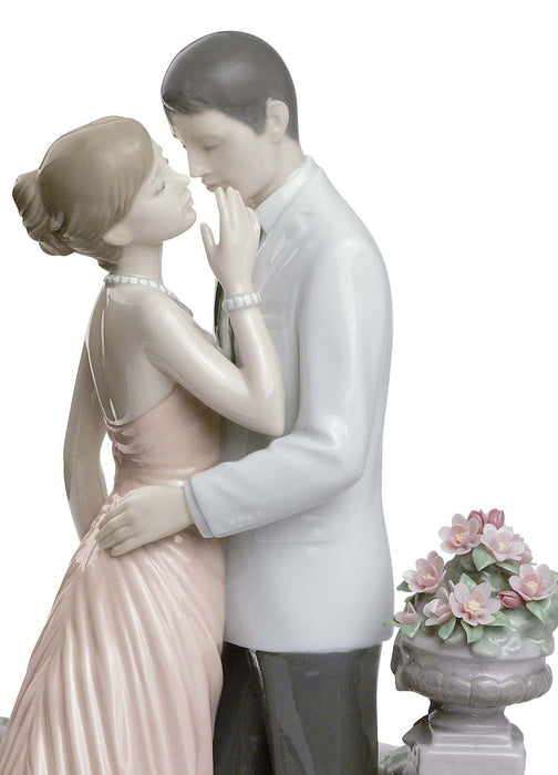 Lladro Moonlight Love Couple Figurine Limited Edition