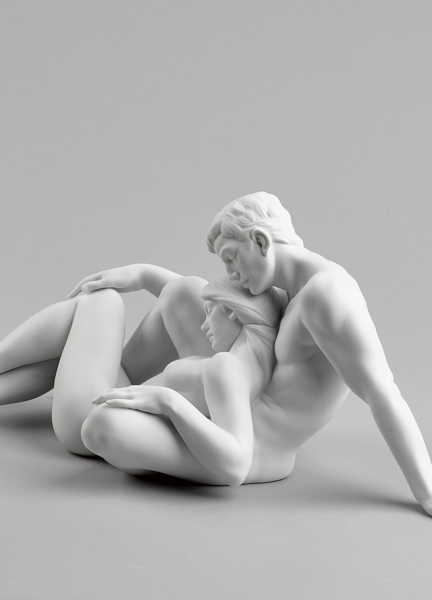 Lladro An everlasting moment Couple Sculpture
