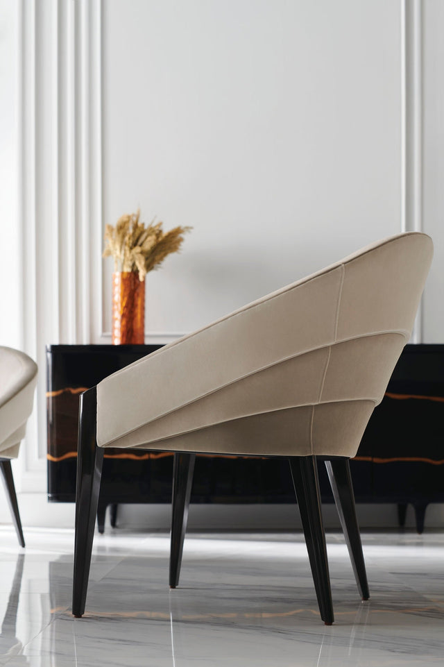 Caracole Signature Metropolitan On All Levels Chair